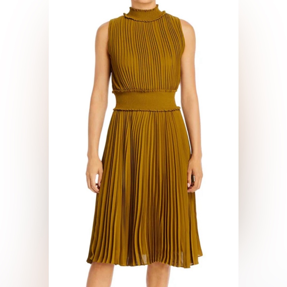 NANETTE NANETTE LEPORE
Pleated Smocked Dress